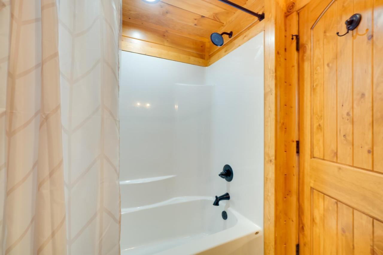 Gatlinburg Vacation Rental With Private Hot Tub! Bagian luar foto